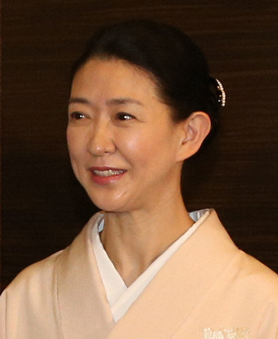 紺野美沙子の夫は副市長！息子の大学は慶應で年齢や職業は？